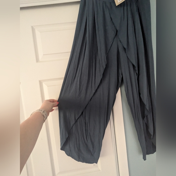 BOHO CROPPED TULIP STYLE LOUNGE PANTS - Picture 4 of 7